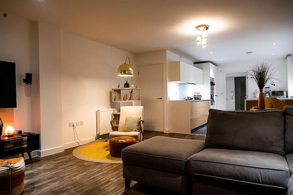 Exquisite Cozy House, Close To Train Station And Amenities Harold Wood Dış mekan fotoğraf