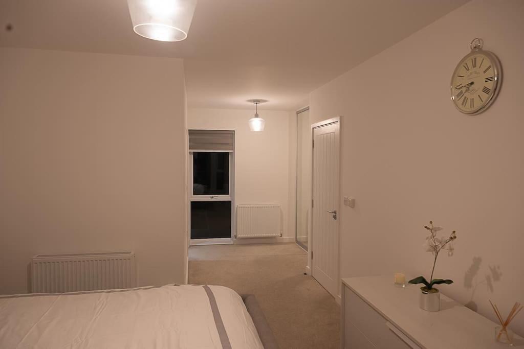 Exquisite Cozy House, Close To Train Station And Amenities Harold Wood Dış mekan fotoğraf