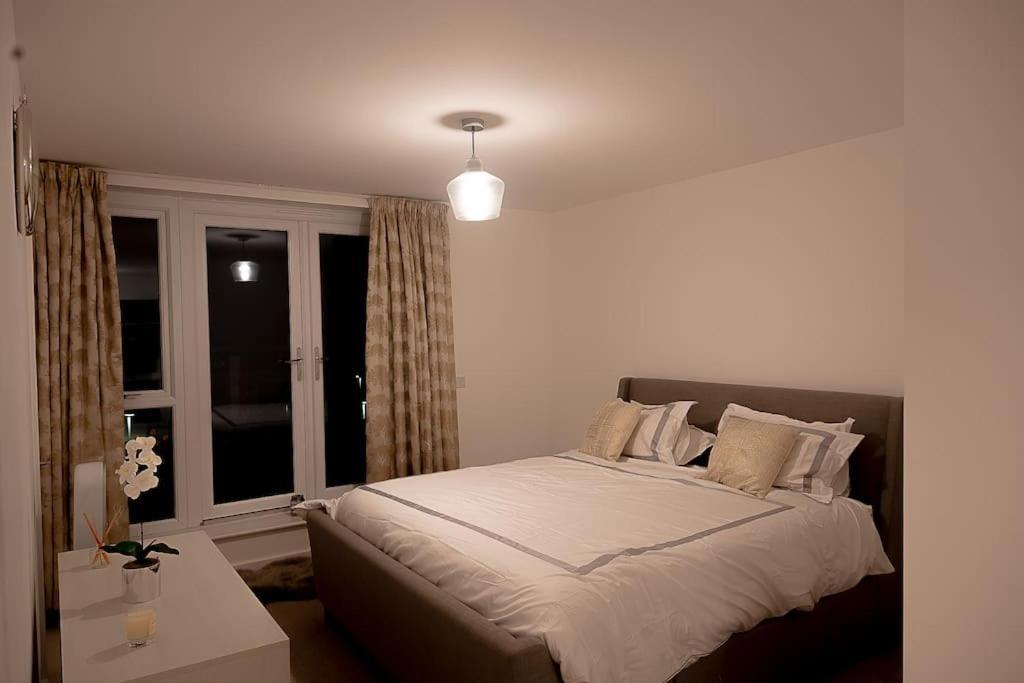 Exquisite Cozy House, Close To Train Station And Amenities Harold Wood Dış mekan fotoğraf